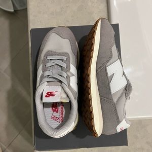 Kids New Balance 237 bungee tie tennis shoes. Size 11.5 M Toddler NWT